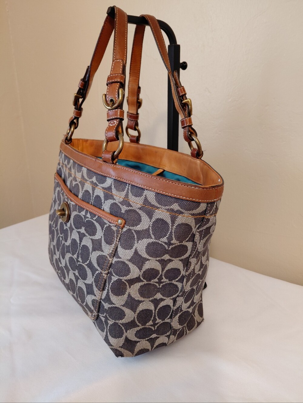 Coach Vintage Denim Signature Turnlock Tote Bag, Style # 7045 - Picture 4 of 14